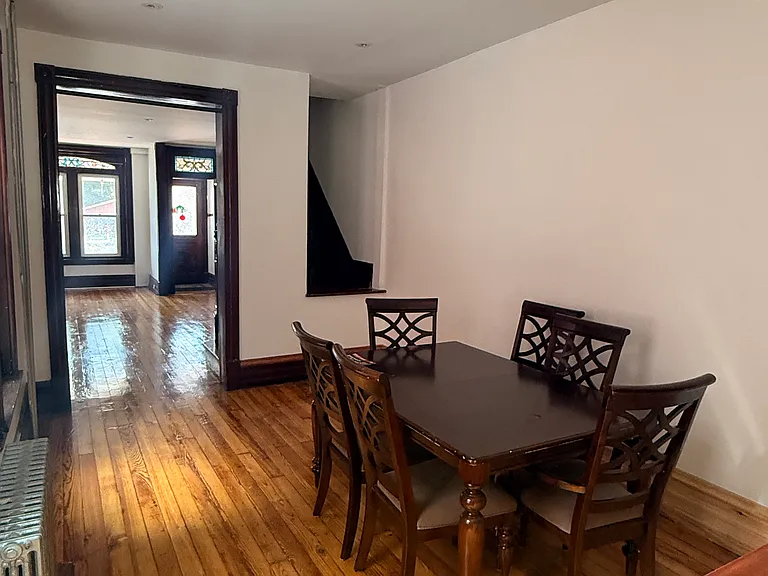 517 Windsor St #1 — Photo 5