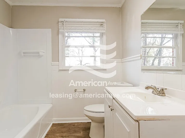 894139_013_bathroom_13657074.jpg
