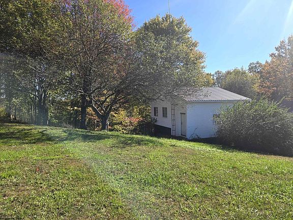 3rd image of 540 Cherry Run Rd