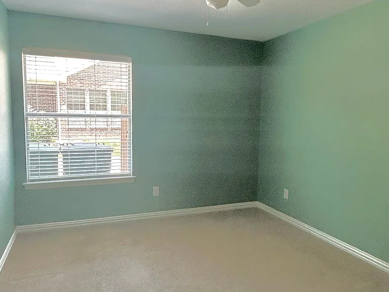 604 Peacock Dr — Photo 40