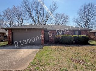 1106 W McGee St, Springfield, MO 65807
