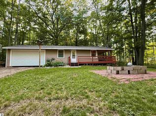 195 Forest Trl, Leroy, MI 49655