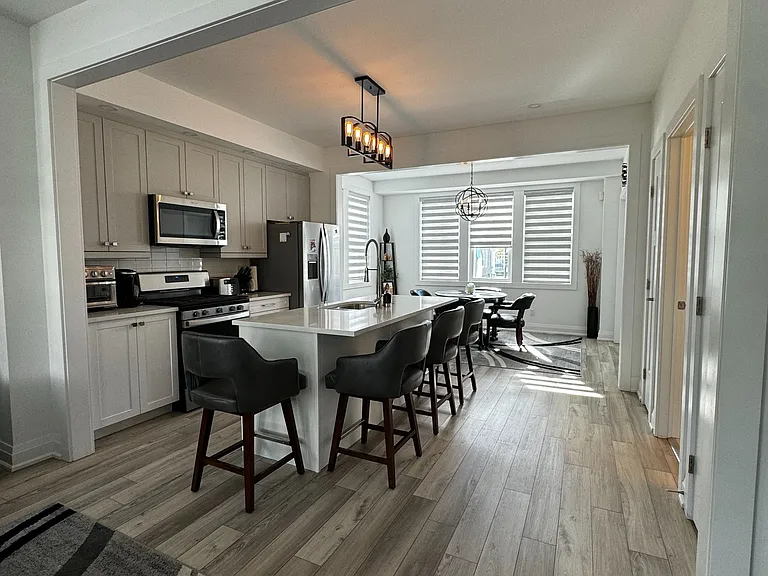 13 Julia Cres — Photo 3