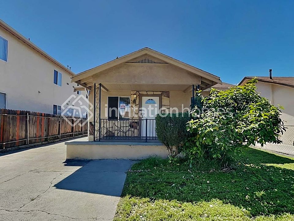 1st image of 1440 E 52nd St