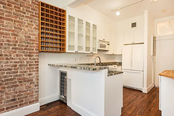 Sold by Bold New York | media 17