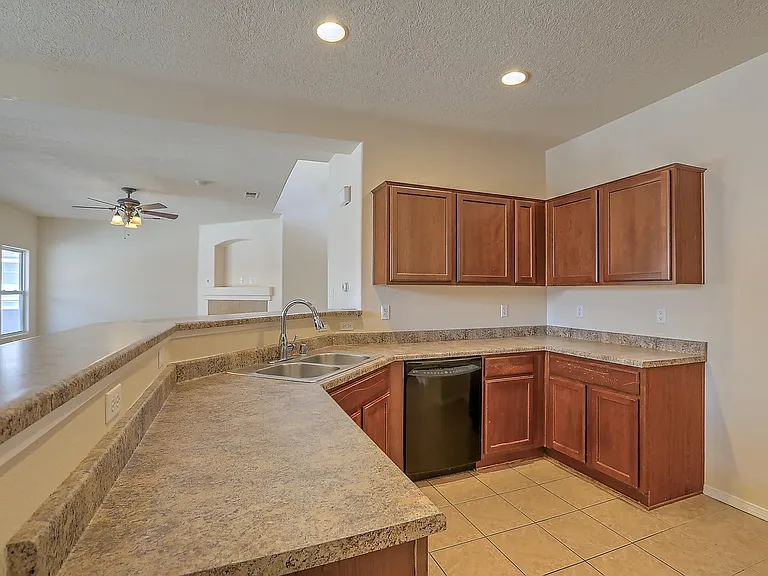 10815 Golinda Rd SW — Photo 4