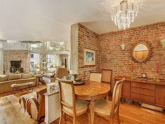 3rd image of 121 W 78th St APT 4R