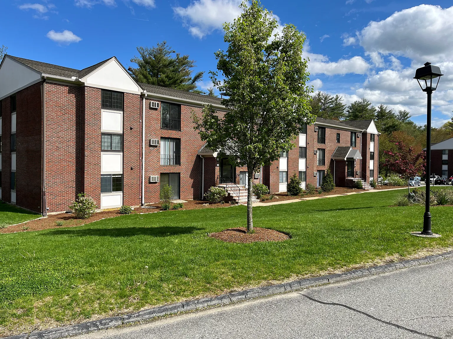 1 bed, 770 sqft, $2,195 — Photo 3