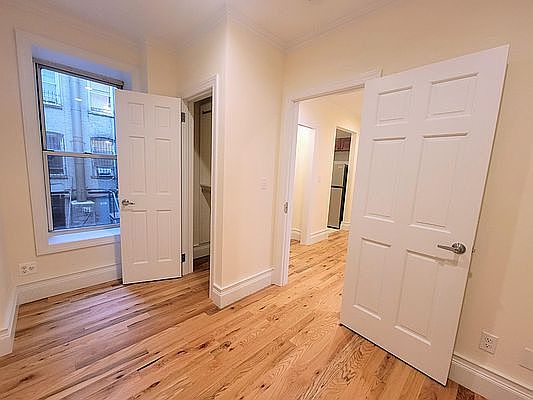 5th image of 417 W 43rd St #1X