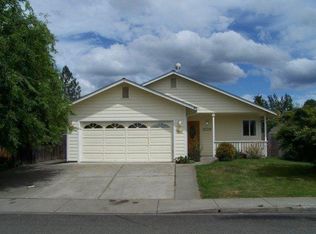 2901 Galaxy Way, Grants Pass, OR 97527