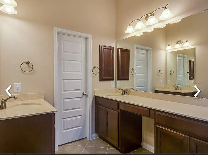 15310 Montreal Dr — Photo 11