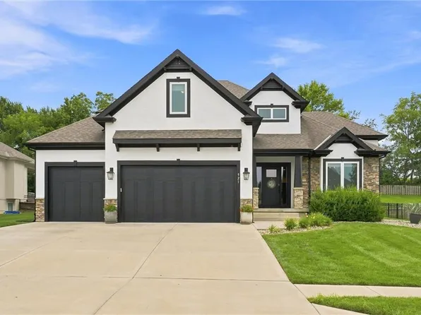 921 Foxglove Ln, Kearney, MO 64060