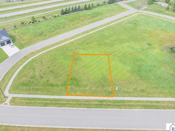 114 Pine Creek Rd, Mankato, MN 56001