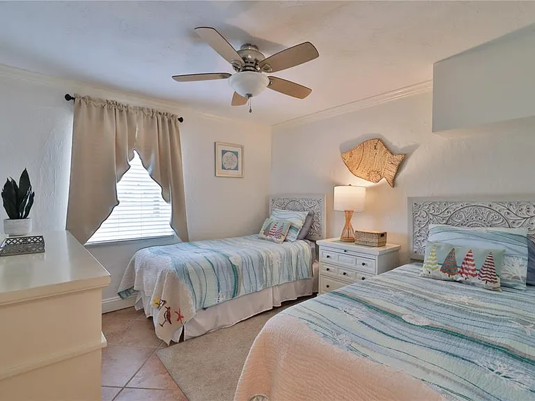 813 E 6th Ave — Photo 21