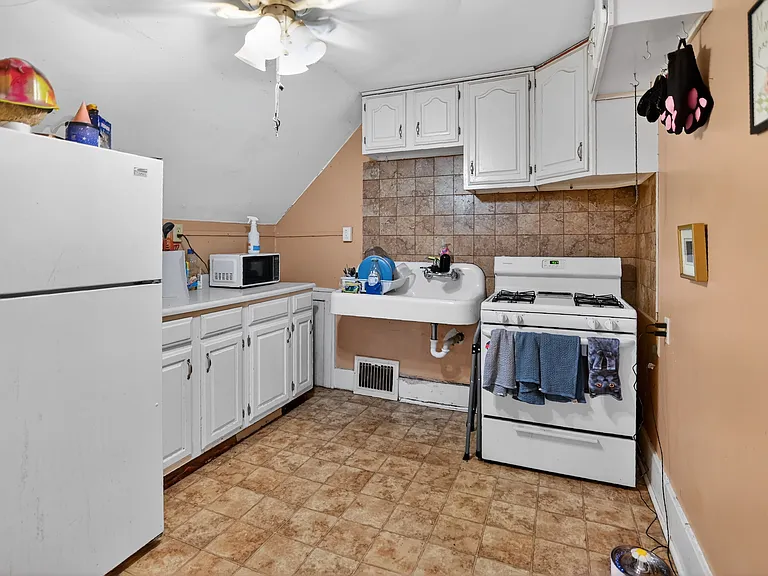 822 E Dayton St #2 — Photo 8