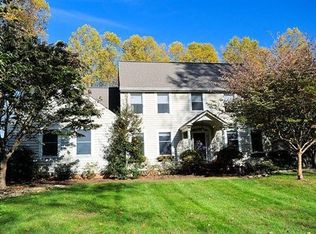 11 Colonial Oaks Ct, Phoenix, MD 21131