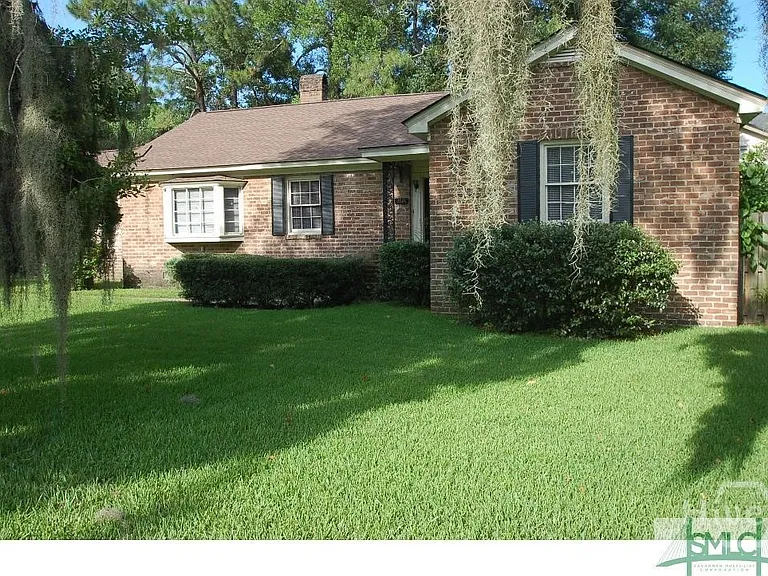 1616 Skidaway Rd — Photo 1