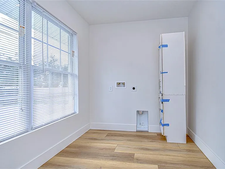 1205 W Hollywood St — Photo 16