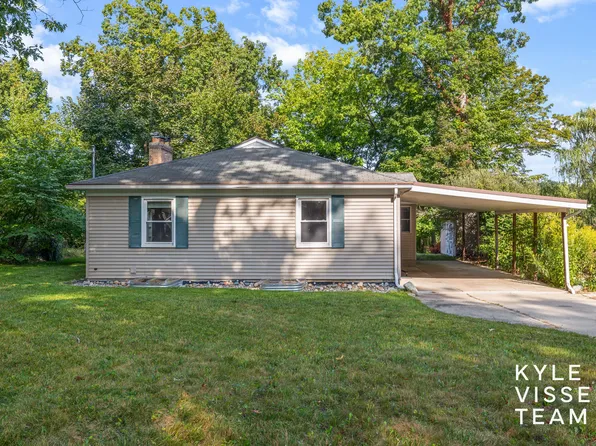 2757 Cascade Springs Dr SE, Grand Rapids, MI 49546