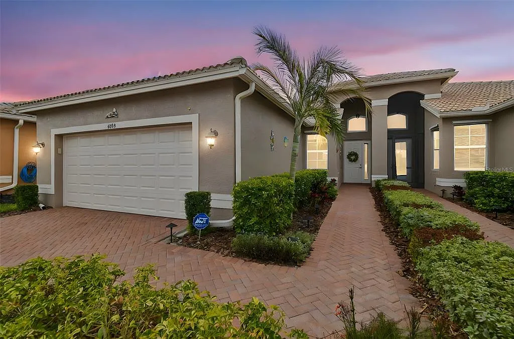 2 bed, 2.0 bath, 1539 sqft, $2,150 — Photo 2