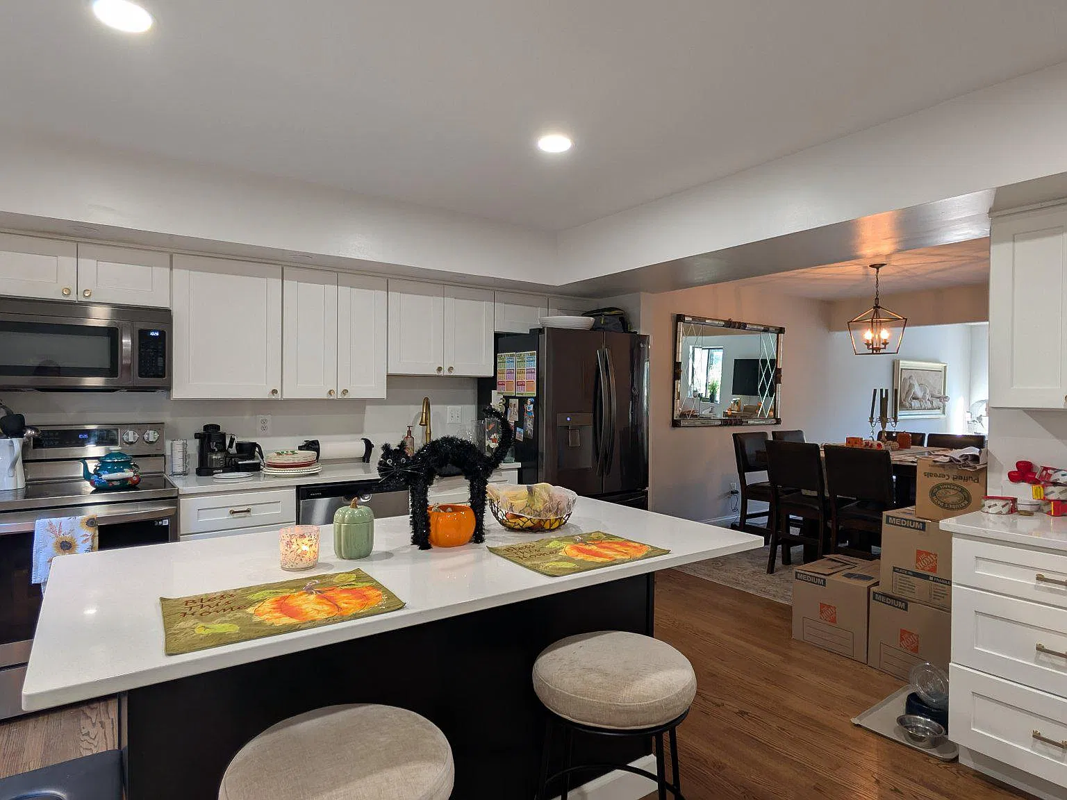 3 bed, 3.5 bath, 1760 sqft, $3,275 — Photo 3
