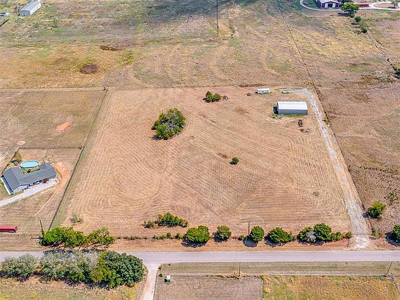 3rd image of 19247 Harrison Rd
