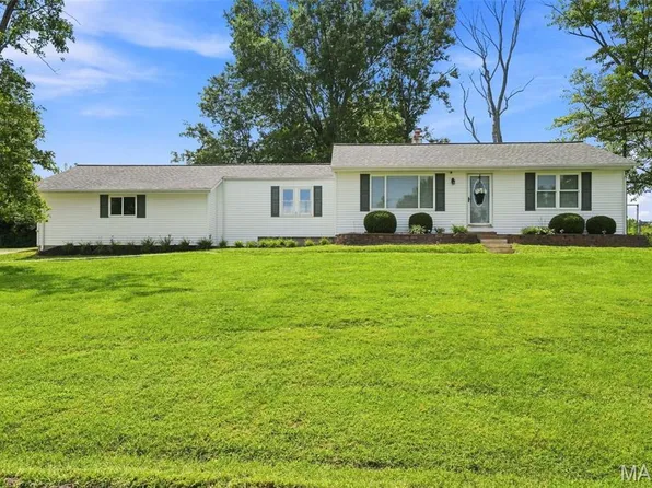 5116 Kempf Dr, Saint Louis, MO 63128