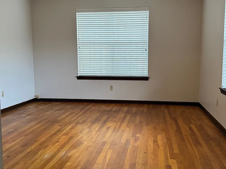211 S Idlewild St — Photo 29