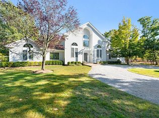 2 Deer Haven Ct, East Hampton, NY 11937