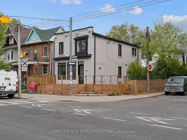 1842 Dundas St E, Toronto, ON M4L 1M5