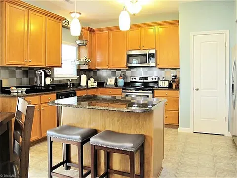 3008 Mirasol Ct — Photo 6