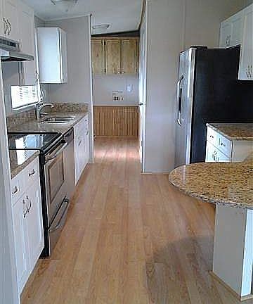 4th image of 12 Highland Falls Dr