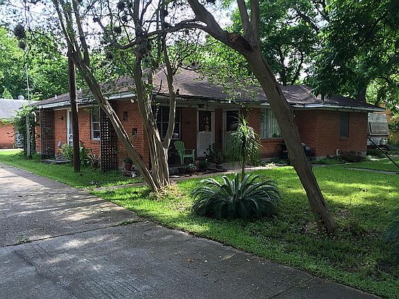 2nd image of 709 E Burress St #0