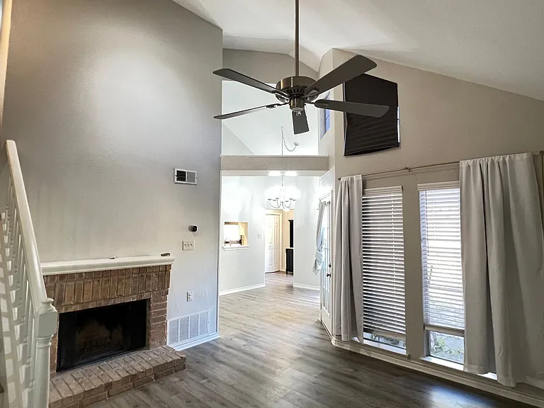 10913 Gable Dr — Photo 5