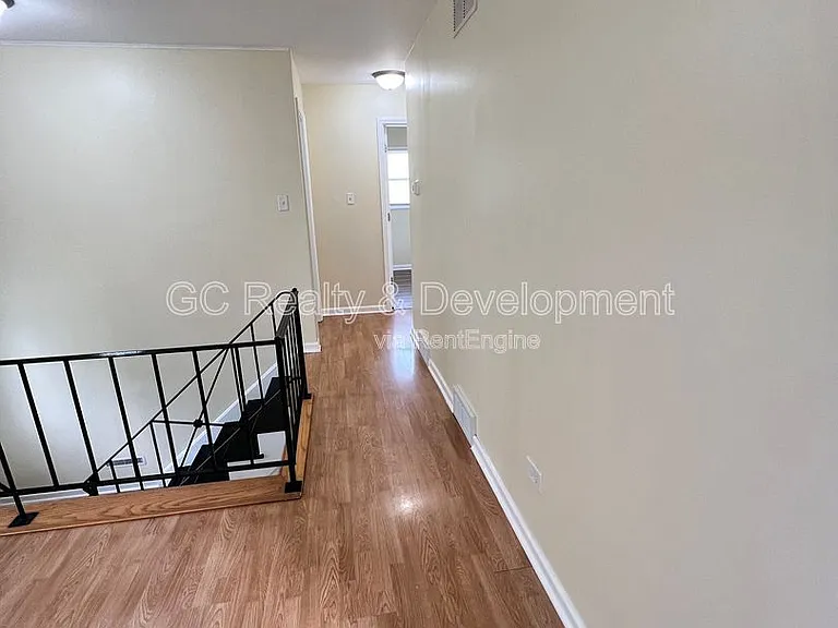 206 E Center St — Photo 16