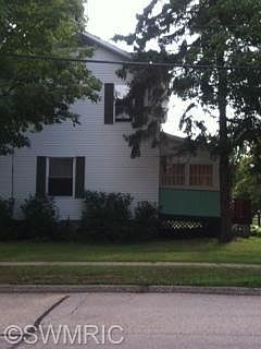 2nd image of 142 N Main St