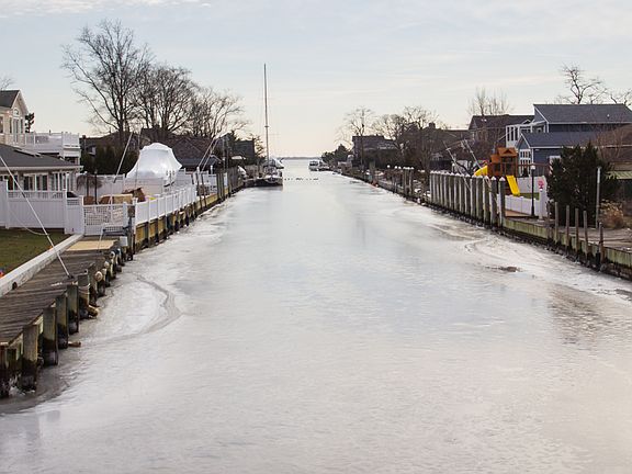 4th image of 60 S Bay Dr