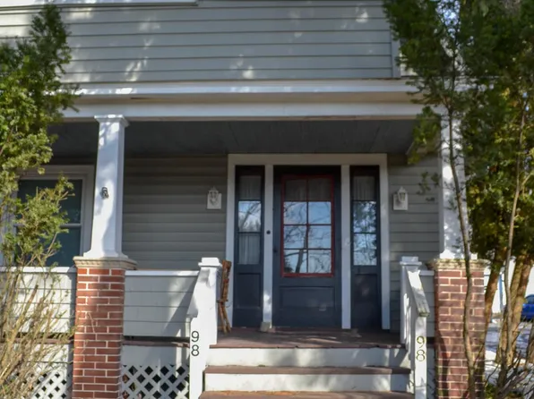 98 Smith St, East Stroudsburg, PA 18301