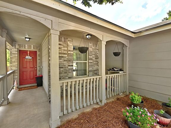 2nd image of 15001 Arizona Oak Ln