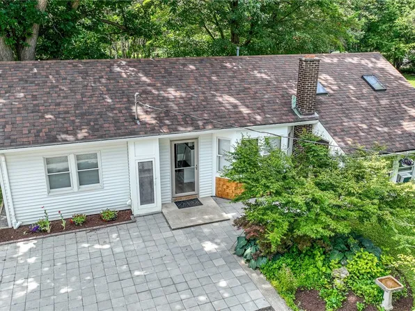 4170 Gunnville Rd, Clarence, NY 14031