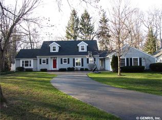 15 Tuxford Rd, Pittsford, NY 14534