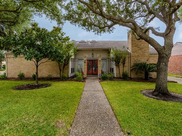 12219 Rocky Knoll Dr, Houston, TX 77077