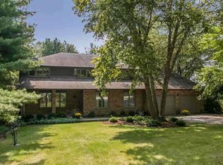 35 Lakeview Knl NE, Iowa City, IA 52240