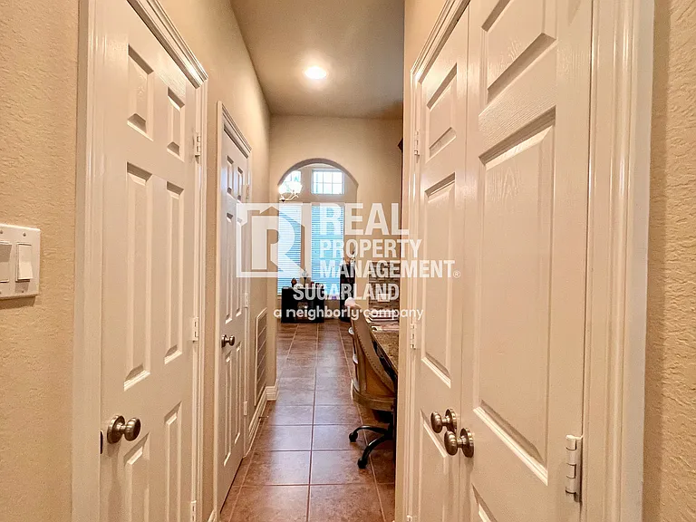 18607 Pelham Grove Ln — Photo 43