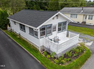 7 Kozy Ln, Malta, NY 12020