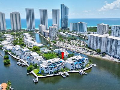 467 Poinciana Dr #1516, North Miami Beach, FL, 33160