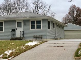 1318 9th Ave E, Oskaloosa, IA 52577