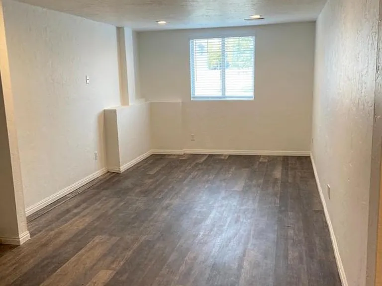 8919 S 1070 W — Photo 8