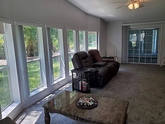 5th image of 12 Ashbury Ln