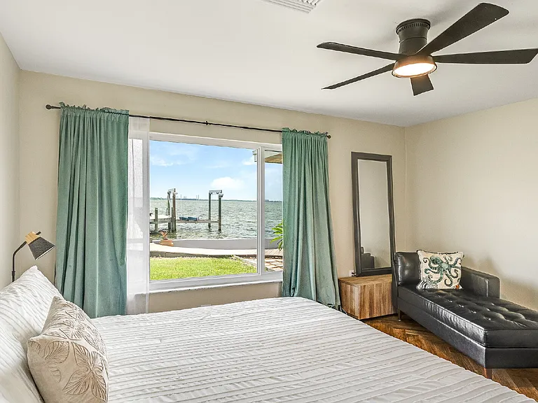 1110 S Banana River Dr — Photo 44